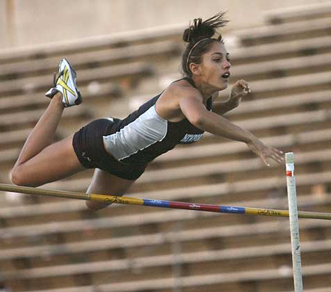 Allison-Stokke-P0099_912